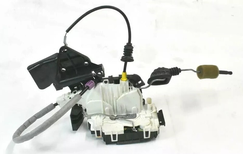 08-20 Mercedes W204 C250 GLK350 Front Left Side Door Lock Latch Actuator OEM