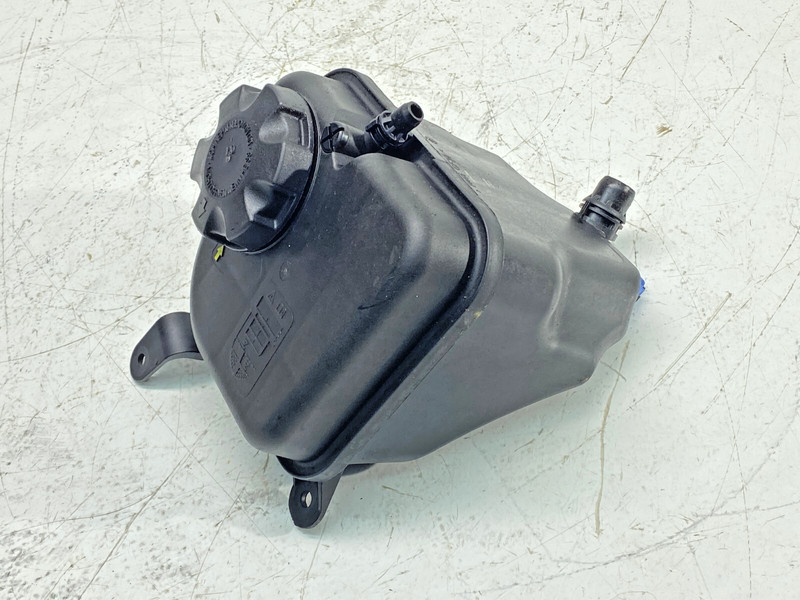 06-13 BMW E88 E90 E92 1/3 Series Radiator Expansion Tank Coolant Reservoir 82K✅