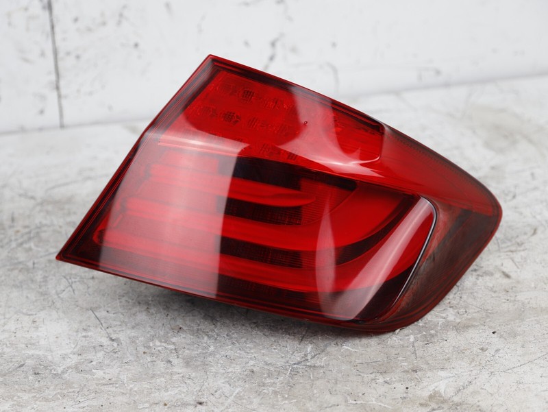 11-13 BMW F10 528I 535I 550I RIGHT OUTER TAIL LIGHT PASSENGER SIDE OEM 173462-02