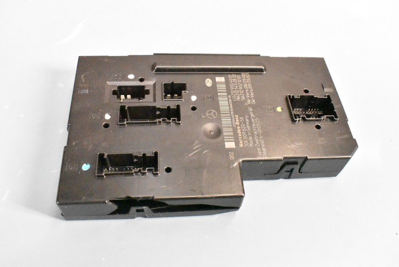 10-11 Mercedes W207 E350 E550 Rear SAM Module Fuse Box Relay 2129003702 OEM