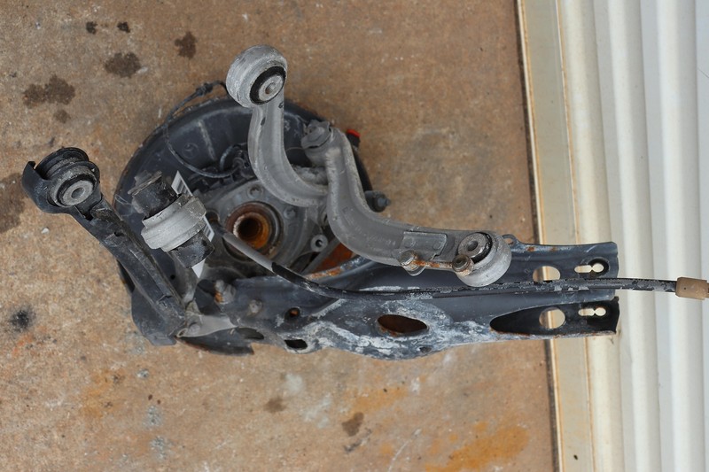 2010-2018 MERCEDES CLS550 218 TYPE REAR RIGHT SPINDLE KNUCKLE WHEEL HUB ASSY OEM