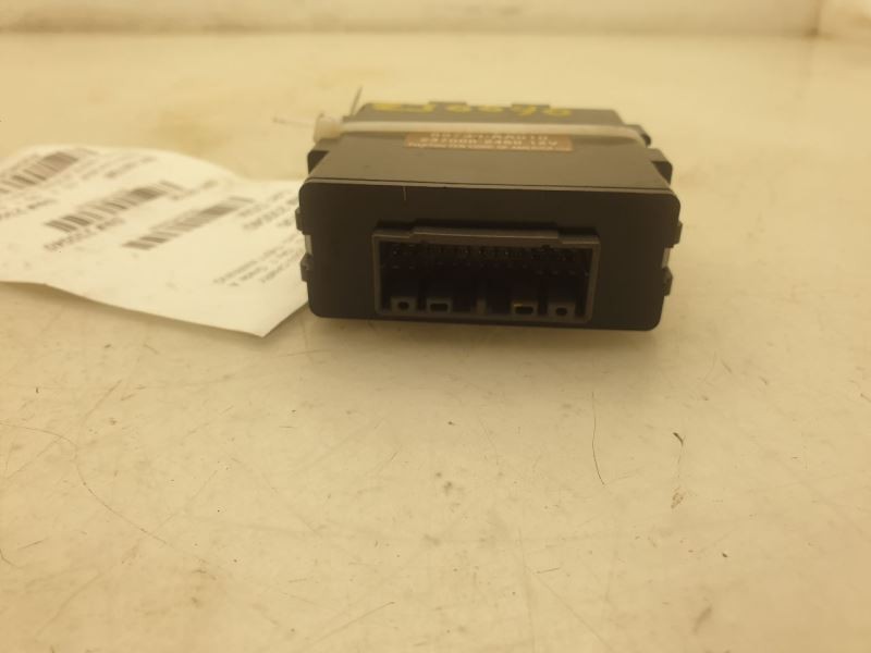 02-06 TOYOTA CAMRY ANTI THEFT LOCKING CONTROL MODULE CHASSIS ECM ASSEMBLY