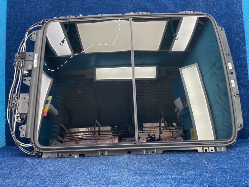 2017–2019 CADILLAC XT5 PANORAMIC SUNROOF WINDOW GLASS & MOTORS & SHADE OEM