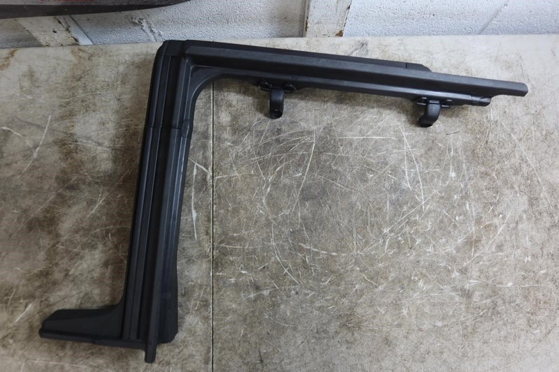 2018-2024 Jeep Wrangler JL 4 Door OEM Right Passenger Side Door Glass Frame