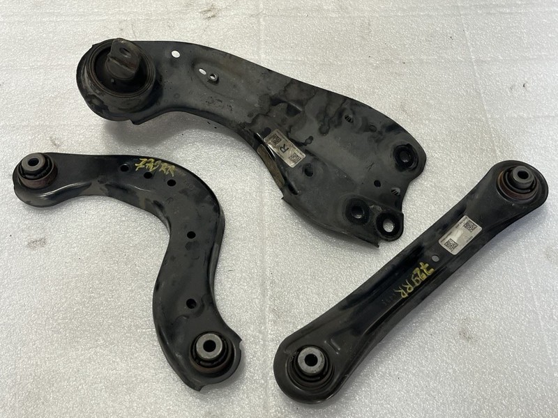 2018 - 2022 HONDA ACCORD RIGHT PASSENGER SIDE REAR LOWER CONTROL ARMS 3 PIECES