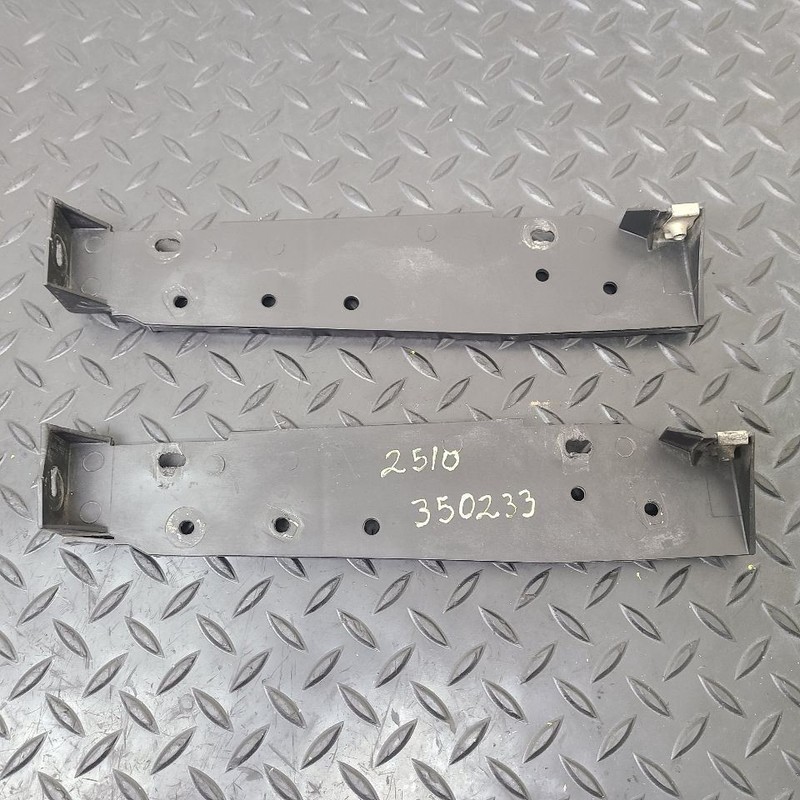 03-07 Ford E450SD Grille Support Brackets Pair OEM 4C2Z-8182-AA