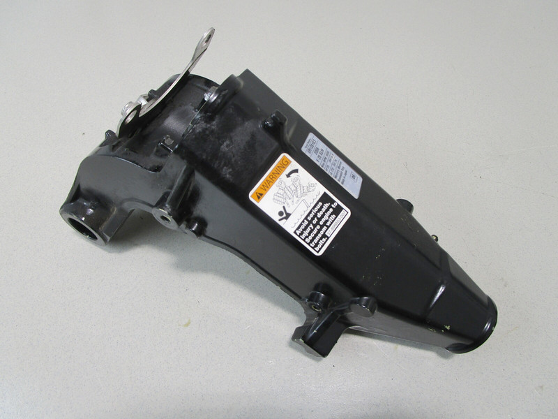 3406-898103T21 8M0157127 Mercury Mariner Outboard 25 HP 4-Stroke Swivel Bracket