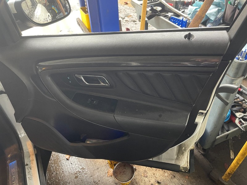 2010 2011 2012 Ford Taurus Black Leather Passenger Right Door Panel Oem