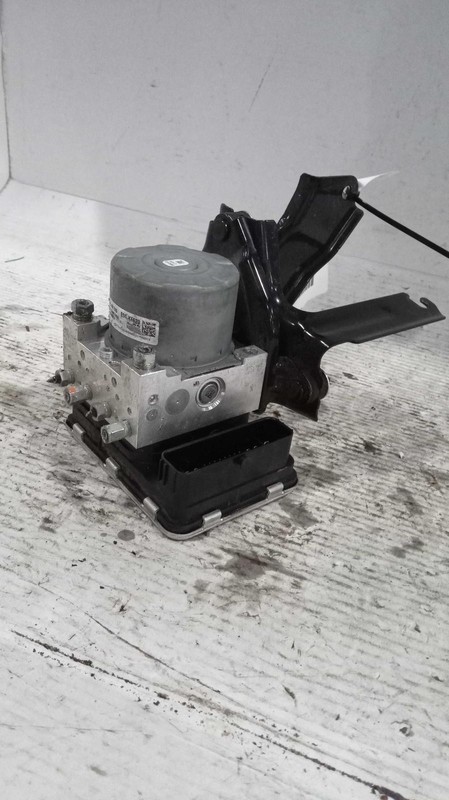 2023 MAZDA CX-30 ABS Hydraulic Assembly OEM Grey 14K Miles DGJ1437A0