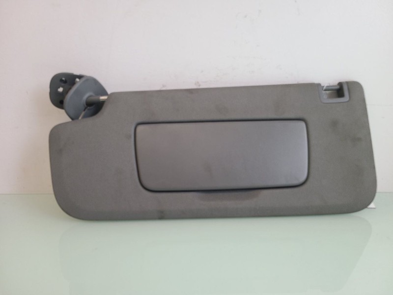 Passenger Sun Visor With Illumination Fits 19-23 SILVERADO 1500 PICKUP 579541