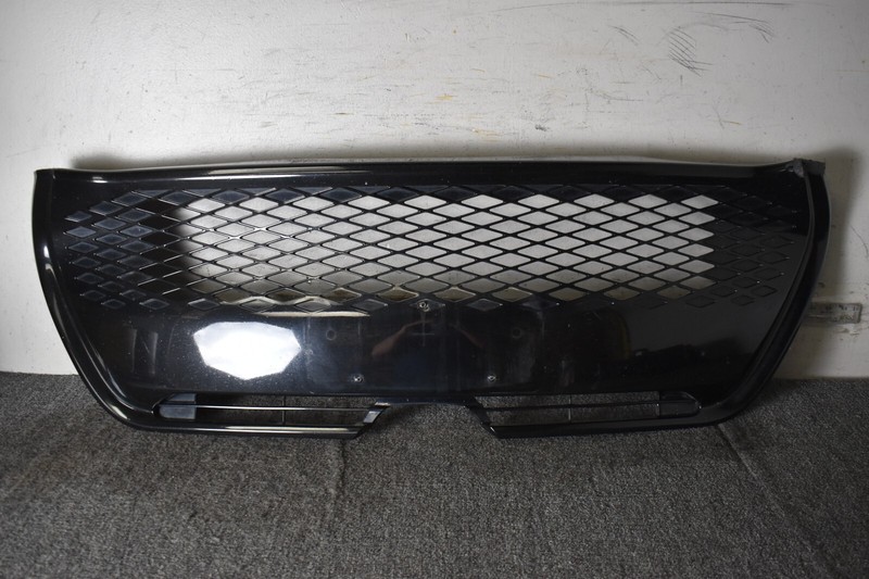 2016 2017 2018 TOYOTA COROLLA GRILLE 53112-02740 LOWER GRILLE OEM