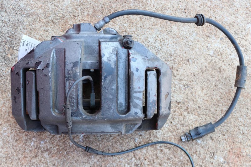 2006-2010 BMW M5 M6 FRONT RIGHT PASSENGER SIDE BRAKE CALIPER W/ HOSE OEM