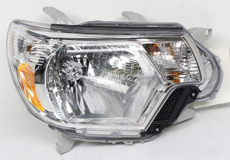OEM Right Passenger Side Halogen Headlamp For 2012-15 Toyota Tacoma 81110-04181