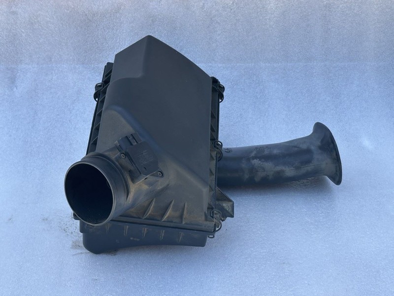 2003-2006 JAGUAR XK8 AIR CLEANER BOX FILTER HOUSING XR823351 1X43-12B579-AB