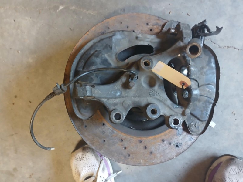 05-07 MERCEDES C230 C280 W203 RWD FRONT LEFT SIDE SPINDLE KNUCKLE HUB 216 OEM