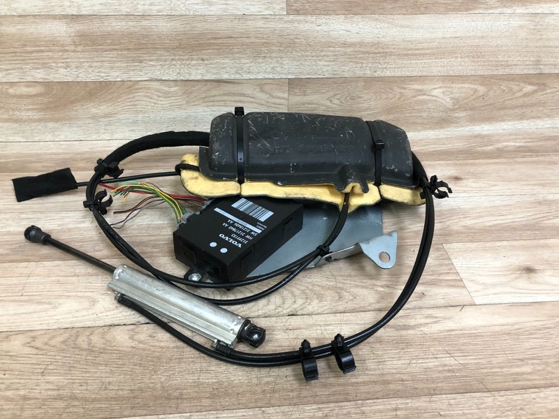 VOLVO XC70 OEM REAR TRUNK LID LOCK LATCH CLOSER ACTUATOR MOTOR PUMP 07-16