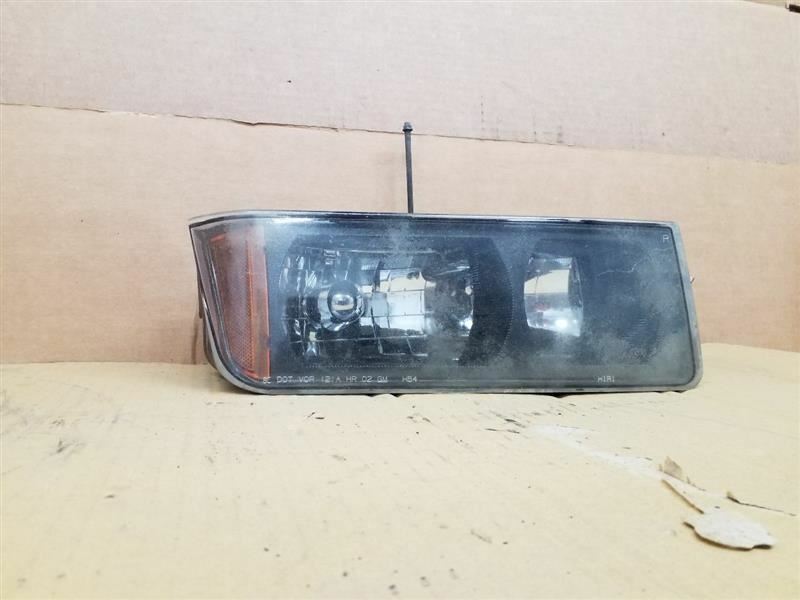 Passenger Headlight With Lower Body Cladding Fits 02-05 AVALANCHE 1500 247198
