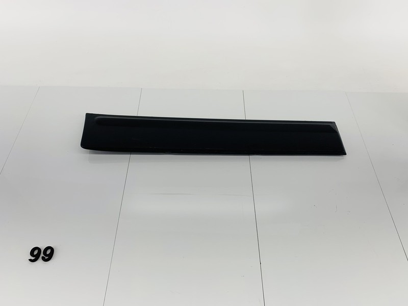 11-15 KIA SORENTO REAR RIGHT PASSENGER SIDE DOOR SHELL LOWER MOLDING COVER OEM