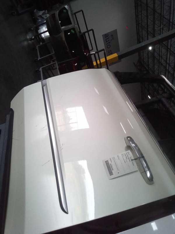 2015 Cadillac Escalade ESV Left Rear Door White Scratch 138K Miles OEM Part
