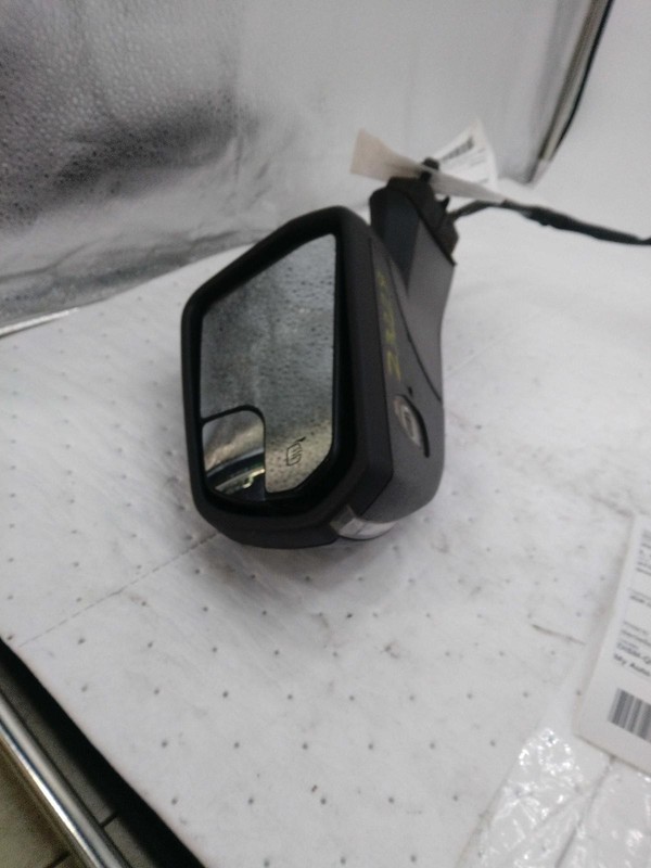 Used Left Door Mirror fits: 2016 Ford Mustang Power w/blind spot alert memory Le