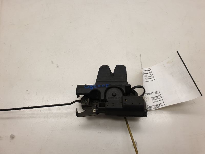 02-05 LEXUS IS300 DECKLID LATCH