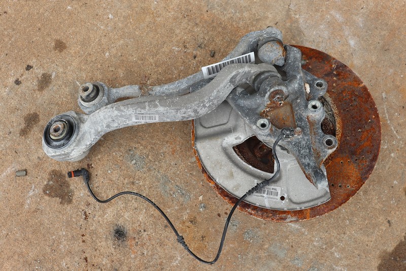 2012-2018 MERCEDES CLS550 218 TYPE FRONT LEFT SPINDLE KNUCKLE WHEEL HUB ASSY OEM