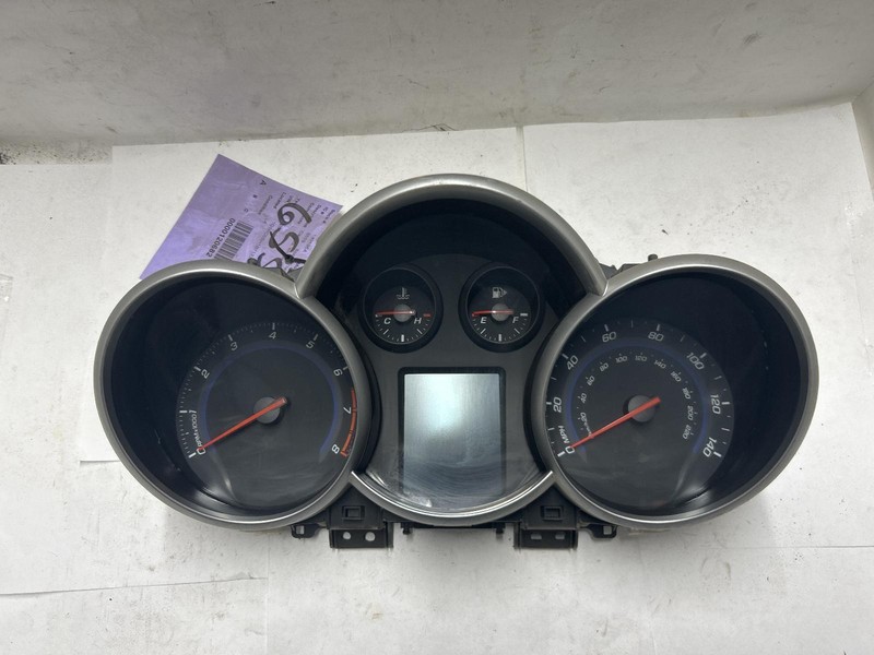 2011 CHEVROLET CRUZE Speedometer black cluster B76 95018203 OEM 11