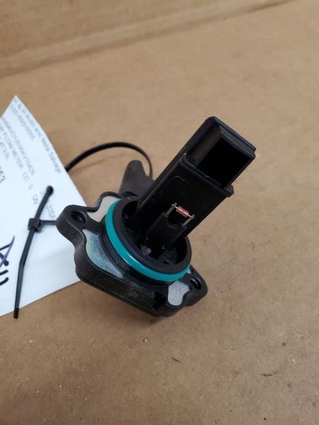 Air Flow Meter Fits 04-07 BMW 525i 271699