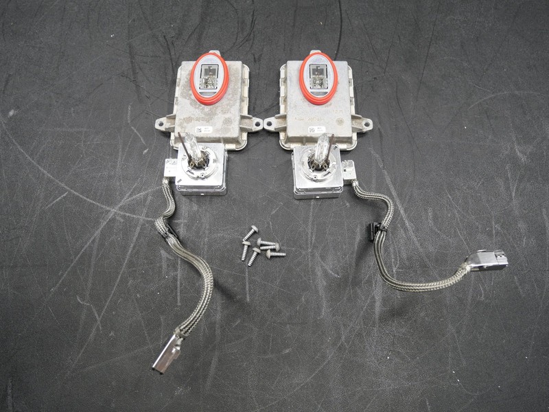 Used Headlamp Light Left Right HID Ballast Bulb Kit 2016-2024 Chevy Camaro OEM