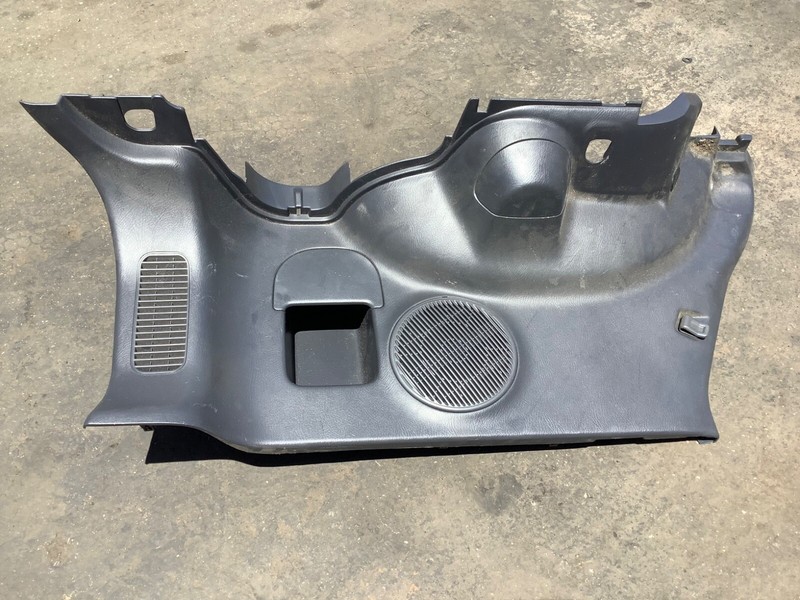 99-01 Honda CR-V Right Rear Side Lining Gray 84610-S10-003ZB OEM