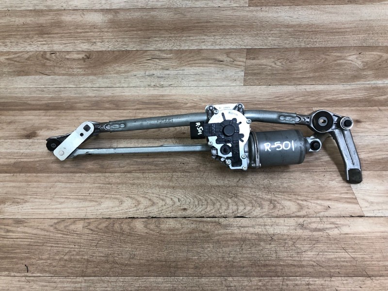 BMW E90 E92 E93 325 328 330 335 M3 OEM FRONT WINDSHIELD WIPER WITH MOTOR 06-13 6