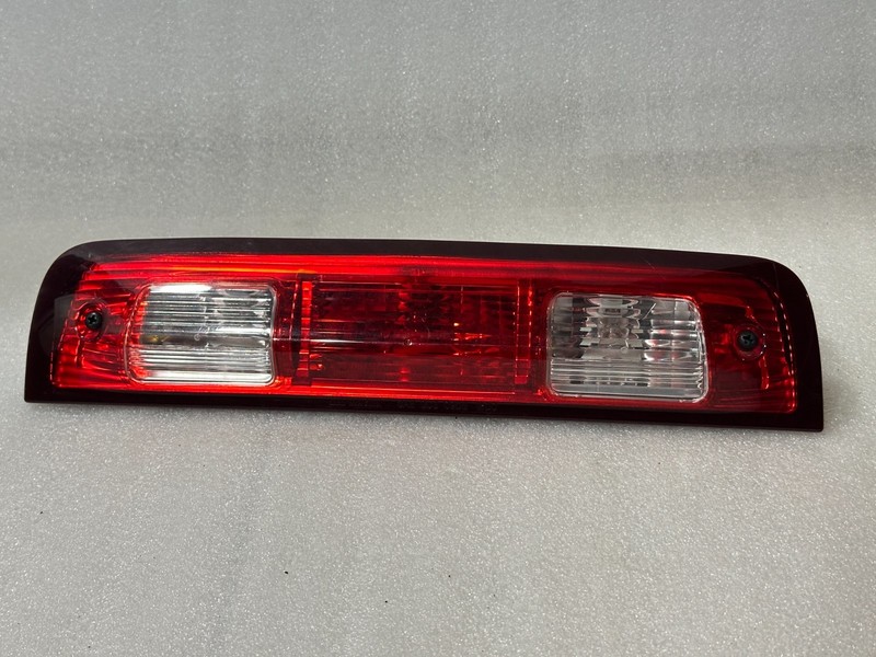 2017 DODGE RAM 2500 REAR UPPER CENTER CAB 3RD THIRD BRAKE STOP LIGHT OEM