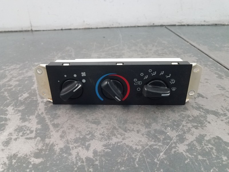 2003 Jeep Wrangler TJ Rubicon 4x4 Climate Control Panel #21507 F3