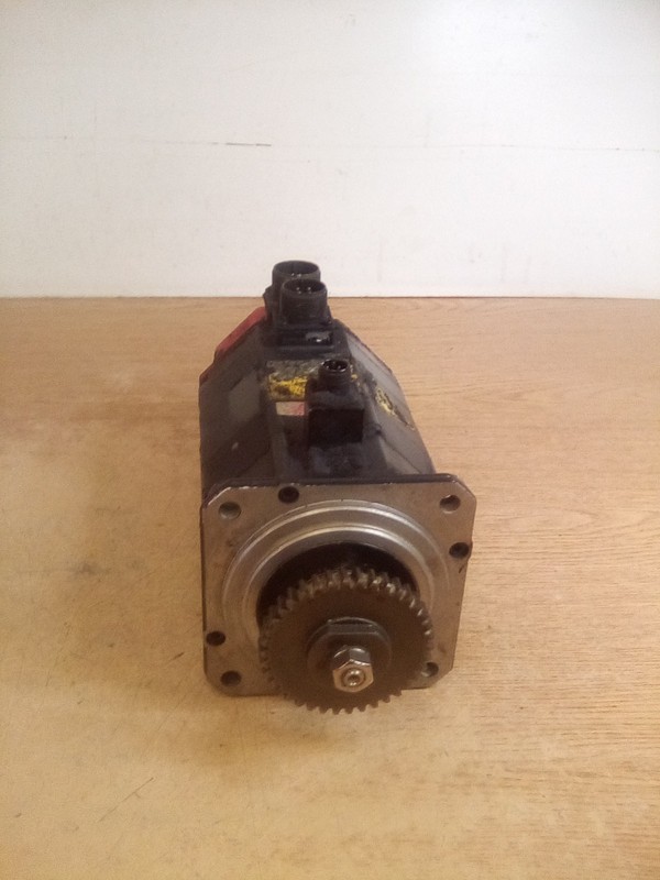 Fanuc Servo Motor 144 Volts 8.0 Amps 3000 Inverter