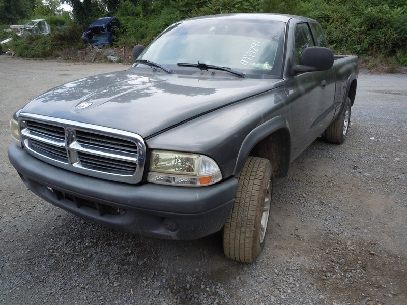 03 04 Dodge Dakota 4WD Rear Axle Beam 3.92 Ratio Round Cover 10 Bolt 8.25" Ring