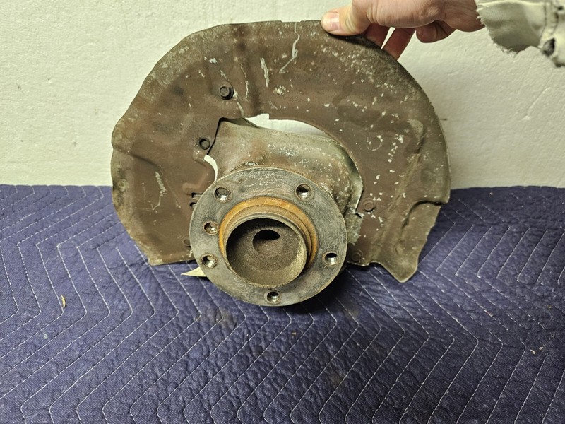 04-10 BMW E60 N62 550i RWD FRONT LEFT SPINDLE KNUCKLE WHEEL HUB BEARING OEM