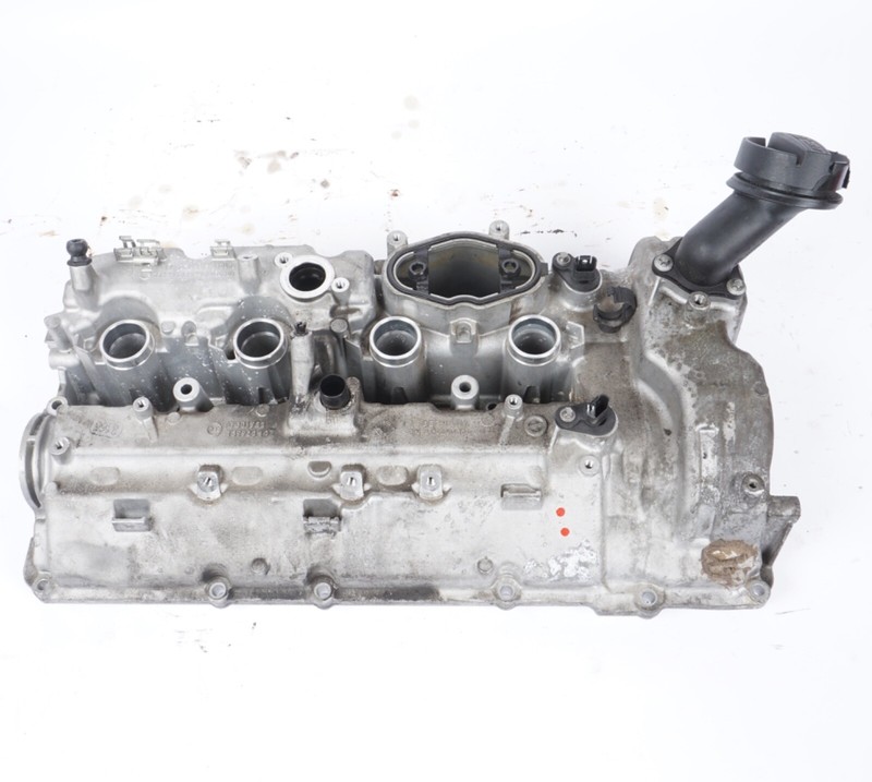 12-18 BMW F01 F10 550i 750i Right Side Engine Valve Cover 7622487 7603060 OEM