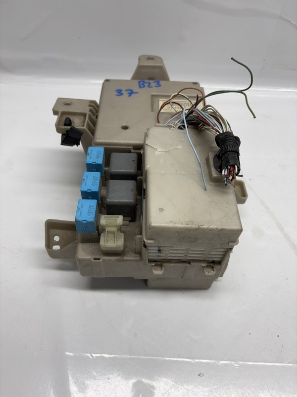 02-06 Lexus ES330 Dash Instrument Panel Fuse Box Relay Box 82730-33230 OEM