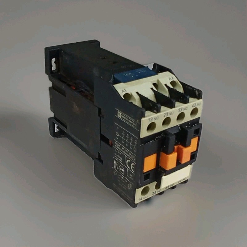 Telemecanique CA3 DN4 Control Relay