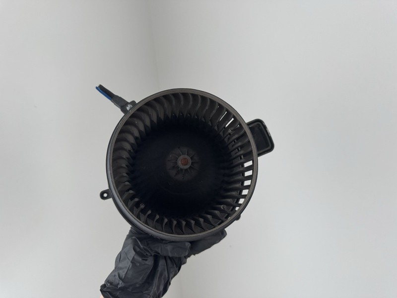 2009-2014 Volkswagen Routan Front Heater AC Blower Motor Assembly OEM