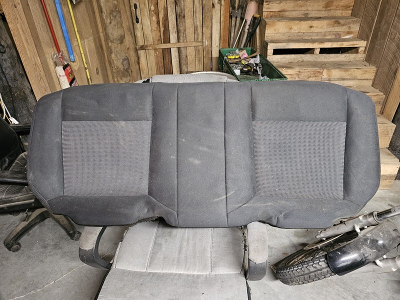 2007-2017 JEEP PATRIOT REAR SECOND ROW LOWER SEAT BOTTOM CUSHION BLACK CLOTH OEM