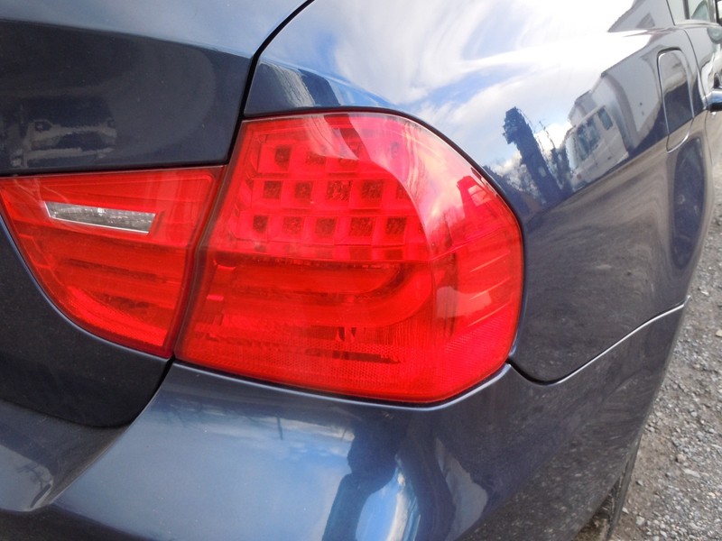 2009-2011 BMW 328i xDrive Sedan Quarter Panel Mounted Tail Light Passenger Right