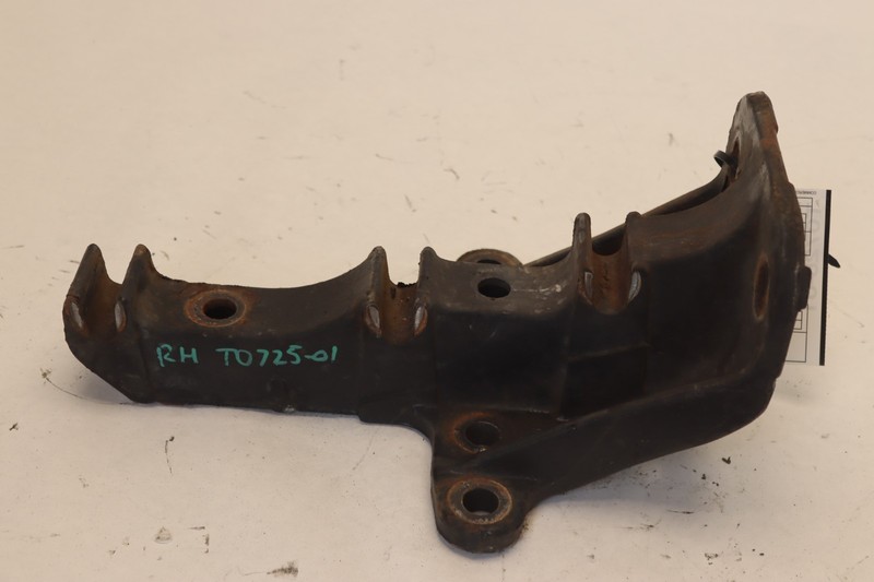 08-17 FREIGHTLINER CASCADIA 125 FRONT CAB MOUNT SUPPORT R18-58937-012 OEM