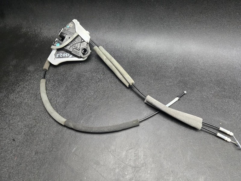 Front Right Door Lock Latch 2022 Nissan Rogue 80500-6RA0A 2021 2023 2024 2025