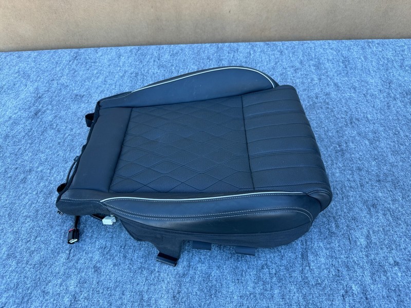 GENESIS G70 19-25 OEM FRONT RIGHT PASSENGER LOWER SEAT SKIN BLACK (WHITE STITCH)