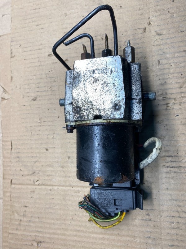 2009 2010 Ford E250 E350 Econoline Anti-Lock ABS Antilock Brake Pump y1349 DG