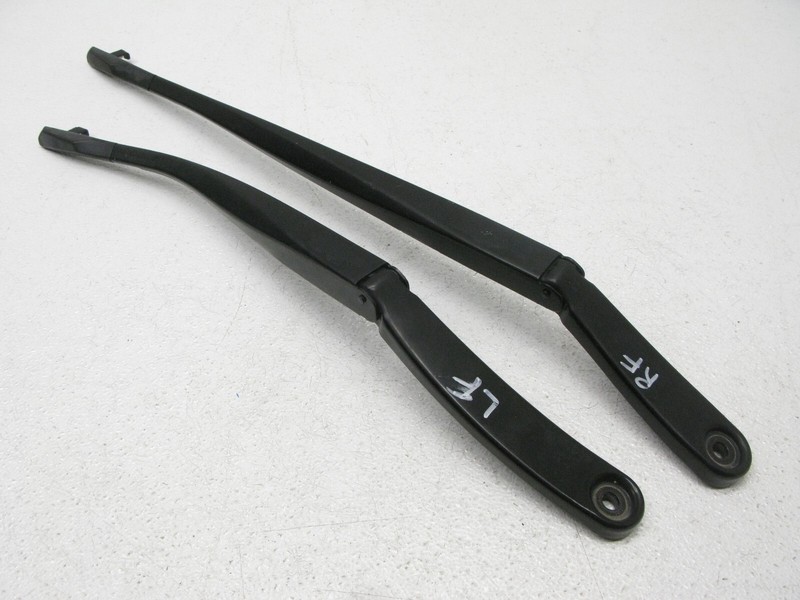 10-17 BMW F07 535i 550i GT WINDSHIELD WIPER ARM SET FRONT RIGHT & LEFT OEM 10032
