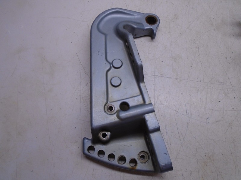 Q2 Johnson Evinrude 115hp V4 Outboard Stbd Stern Bracket 392204 0392204