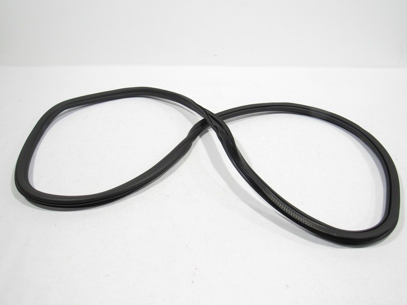 Land Range Rover Evoque 2023 Rear Left Driver Door Weatherstrip Seal 20-24 ; :A