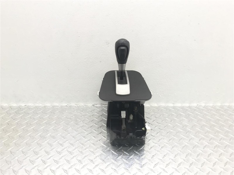 2005 CHEVROLET EQUINOX AT FLOOR SHIFTER OEM